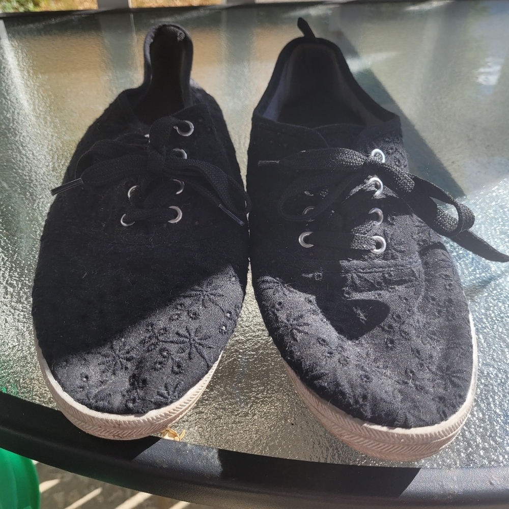 Running shoes